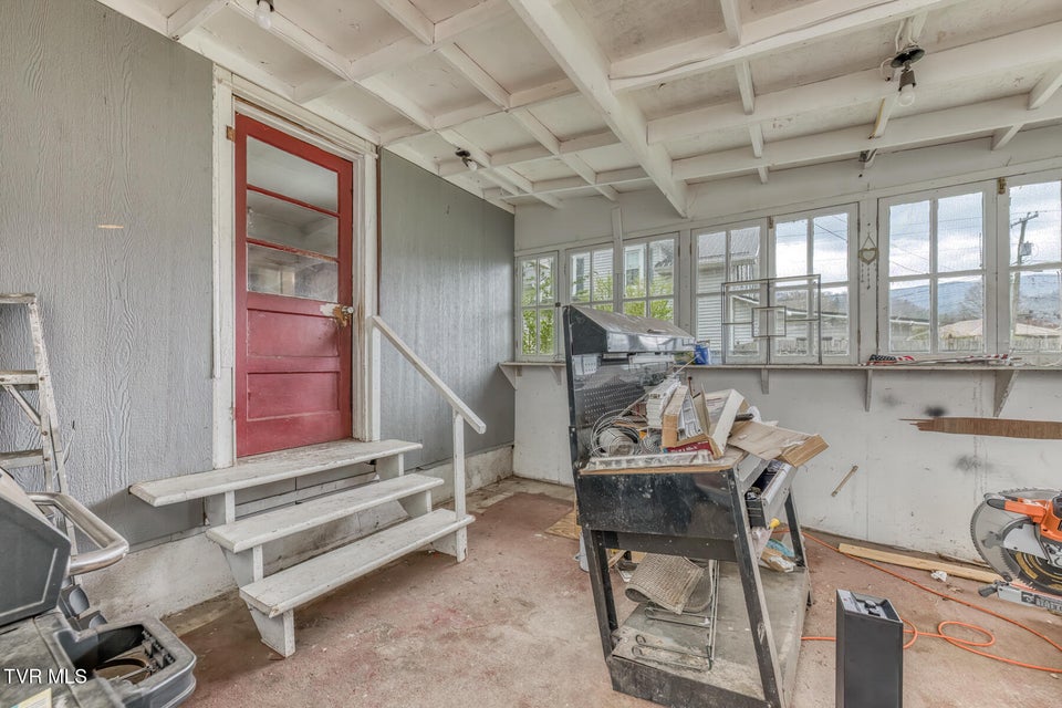 Photo #34: 440 Love Street