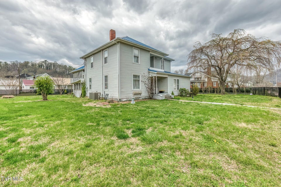 Photo #38: 440 Love Street