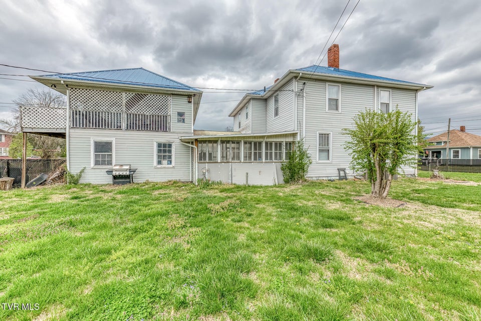 Photo #40: 440 Love Street