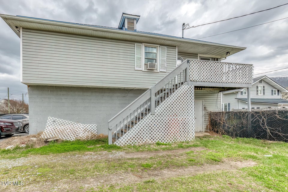 Photo #43: 440 Love Street