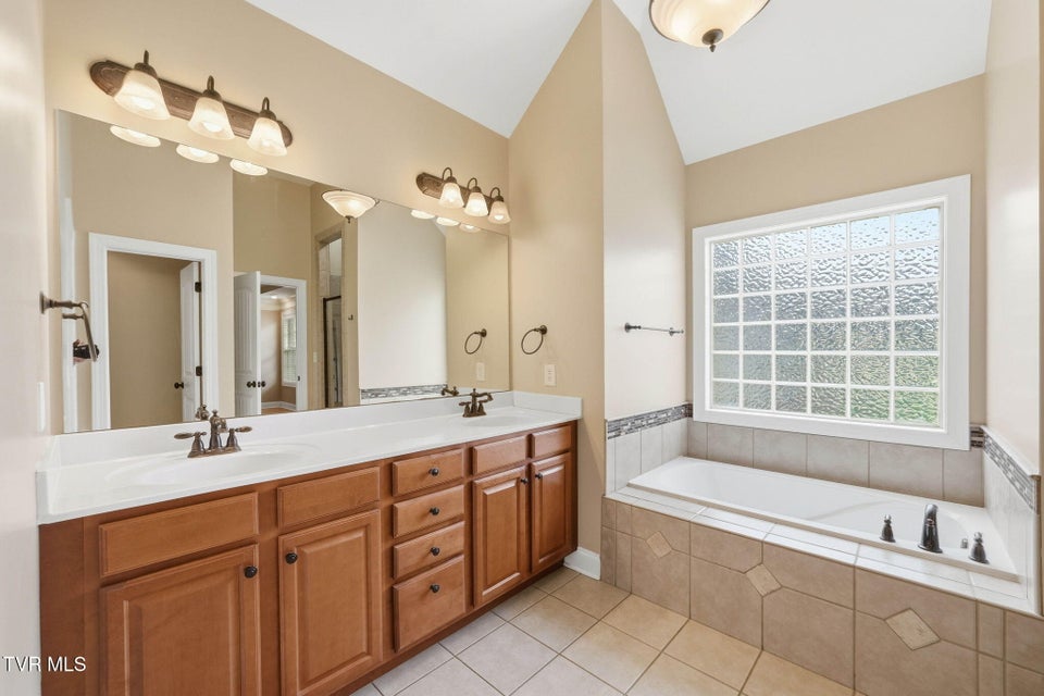 Photo #23: 177 Sunset Meadows Court