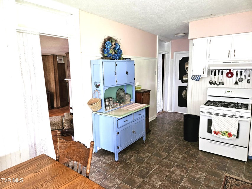 Photo #10: 205 Boyd Street