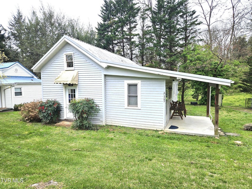 Photo #2: 205 Boyd Street