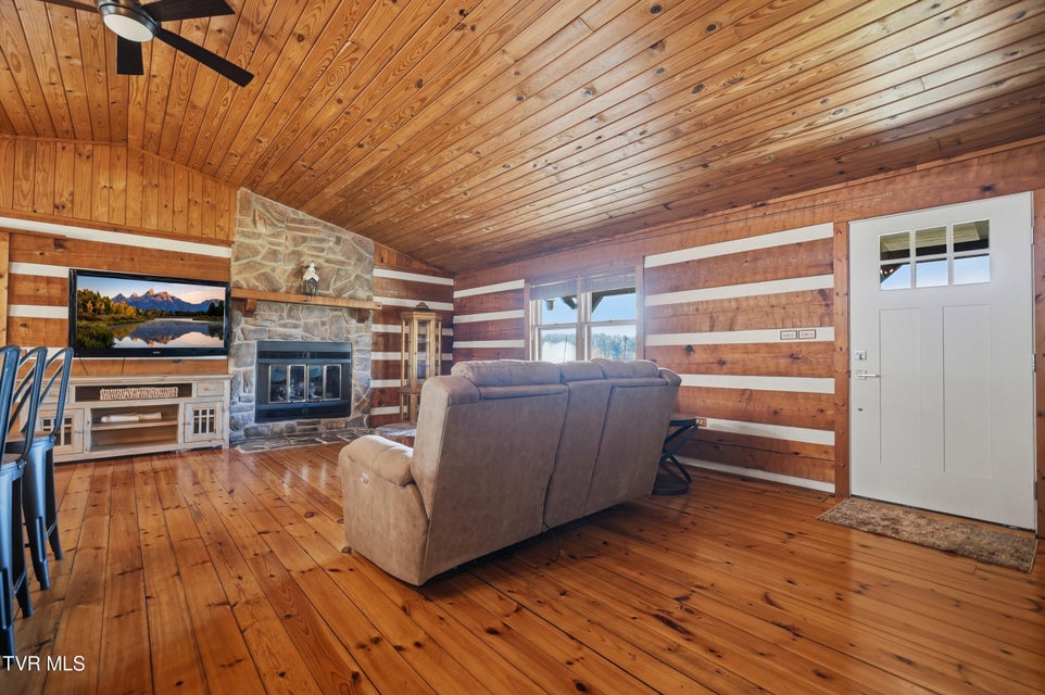 Photo #8: 224 Sugar Hollow Trail