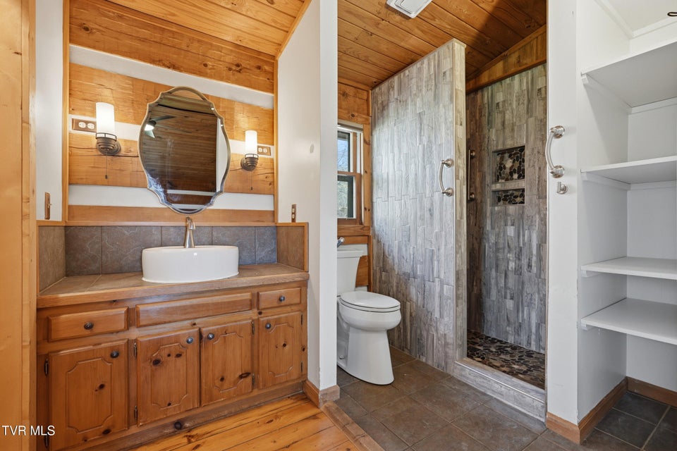 Photo #15: 224 Sugar Hollow Trail