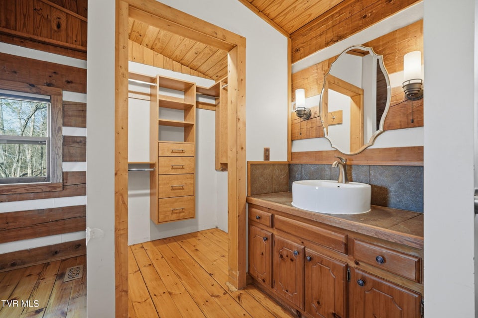 Photo #16: 224 Sugar Hollow Trail