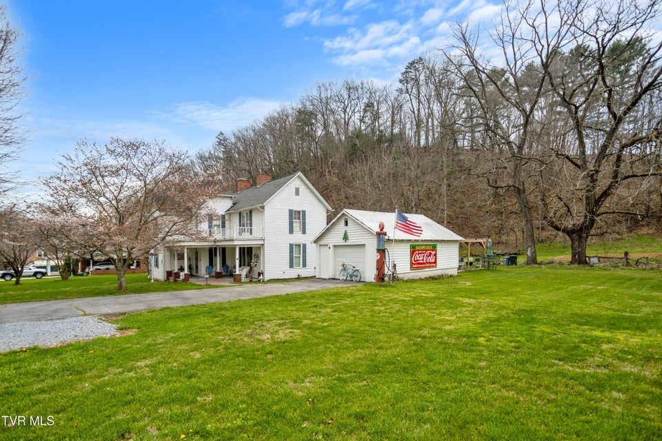 Photo #8: 21786 Monroe Road