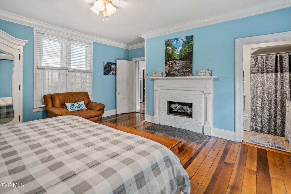 Photo #21: 21786 Monroe Road