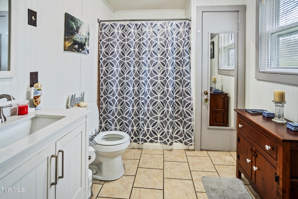 Photo #38: 21786 Monroe Road