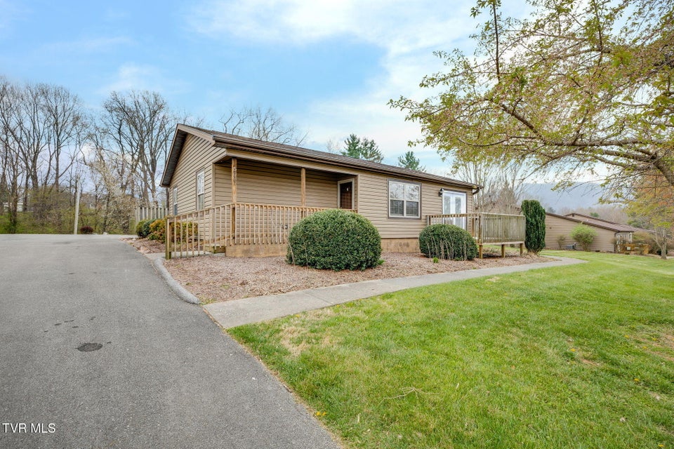 Photo #3: 508 Pilgrim Court