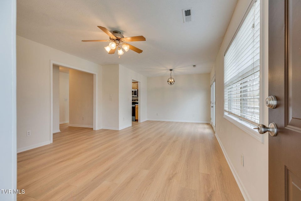 Photo #6: 508 Pilgrim Court