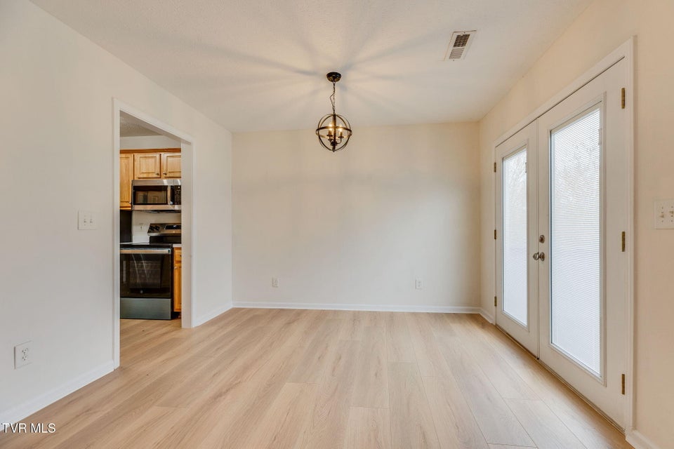 Photo #8: 508 Pilgrim Court