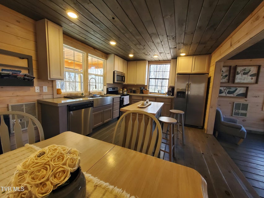 Photo #8: 108 Roan View Road