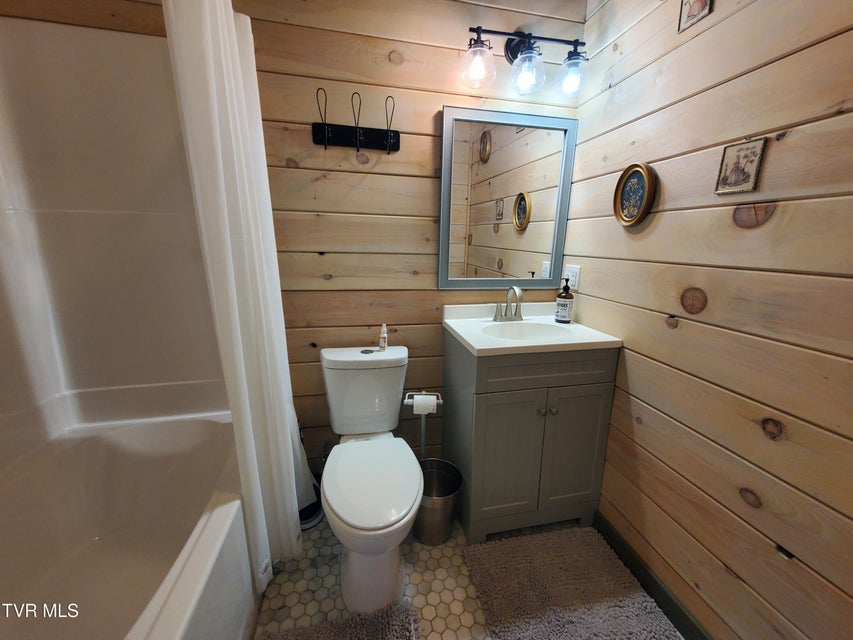 Photo #16: 108 Roan View Road