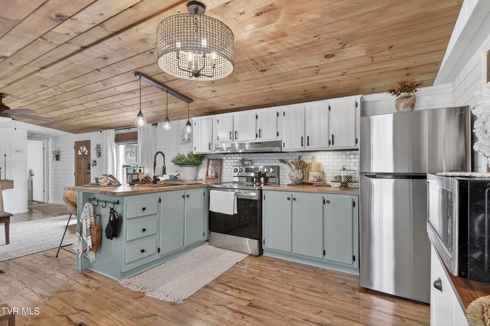 Photo #10: 483 Trotters Lane