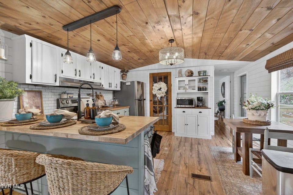 Photo #9: 483 Trotters Lane