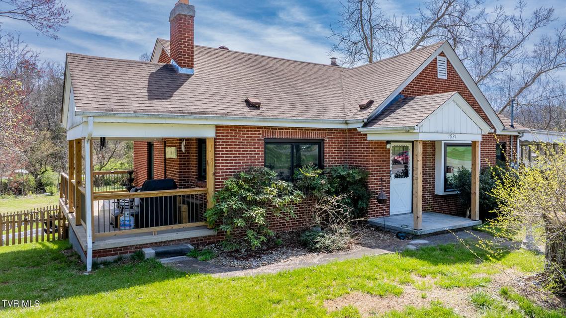 Photo #17: 1921 Volunteer Parkway