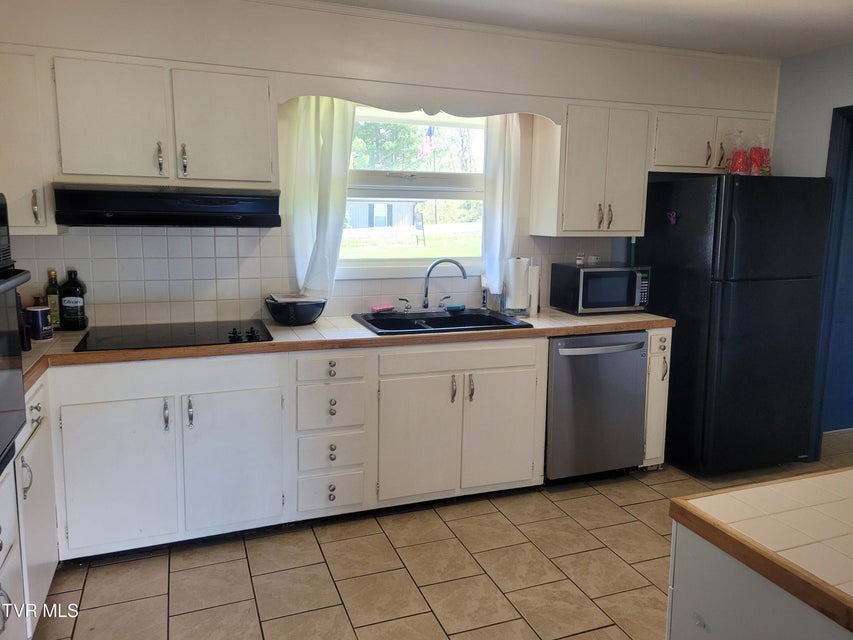 Photo #6: 428 Merman Road