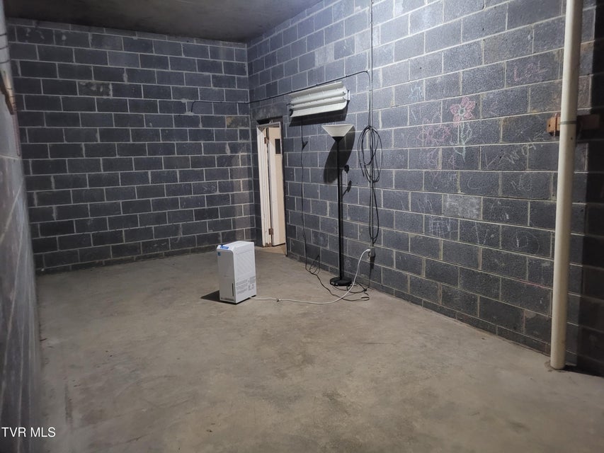 Photo #32: 428 Merman Road