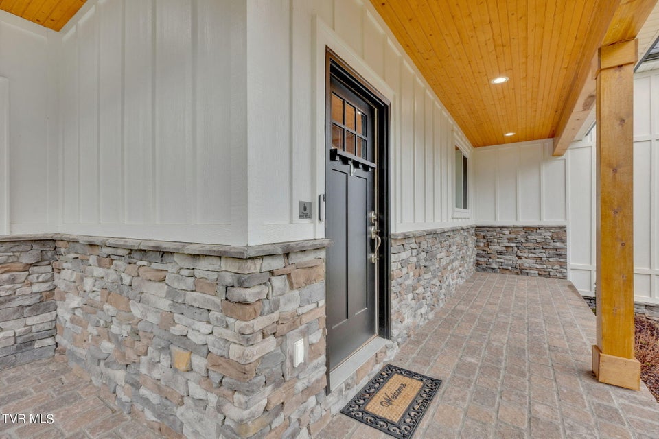 Photo #4: 283 Old Island Trail