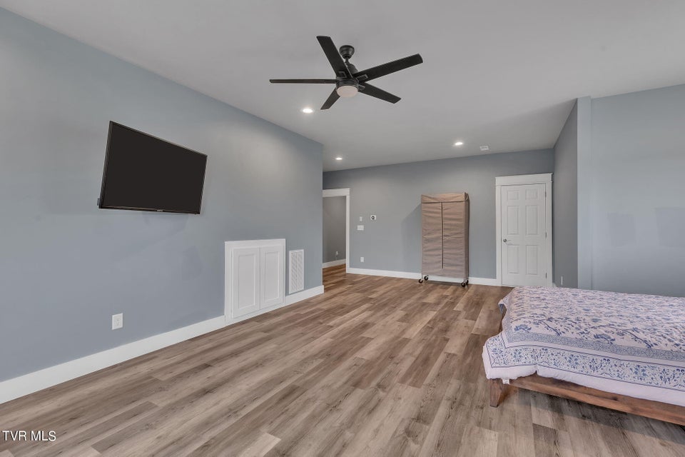 Photo #29: 283 Old Island Trail