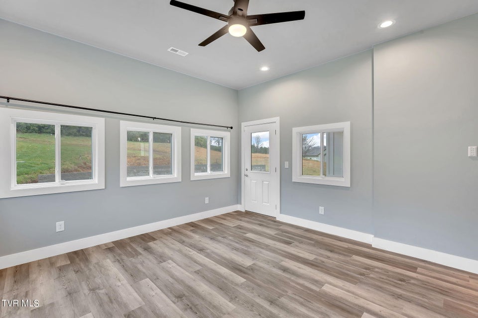 Photo #33: 283 Old Island Trail