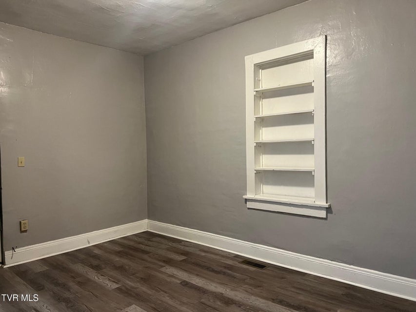 Photo #11: 615 Buckner Street