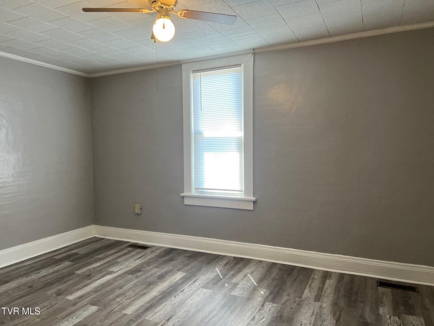 Photo #12: 615 Buckner Street