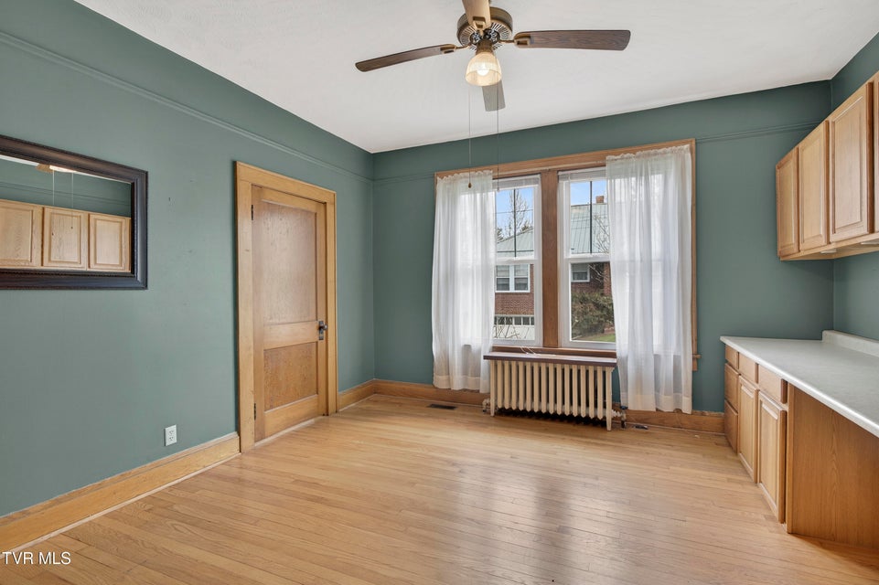 Photo #21: 415 Main Street