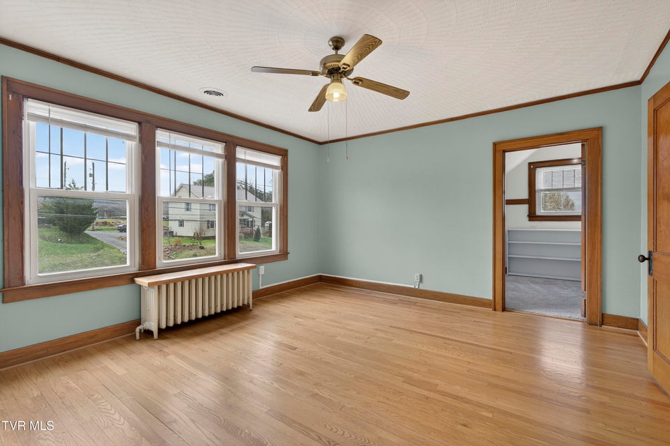 Photo #37: 415 Main Street