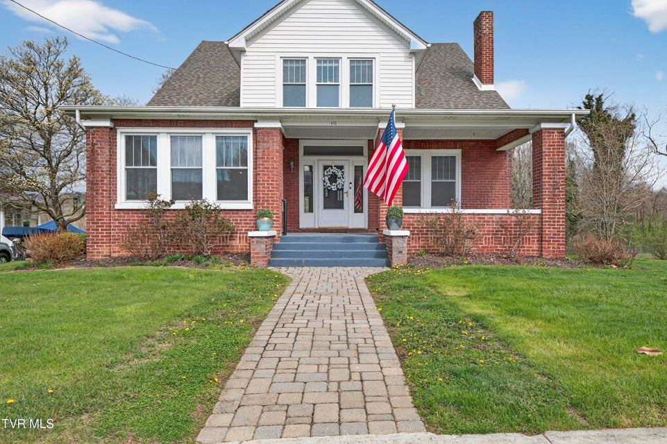 Photo #51: 415 Main Street