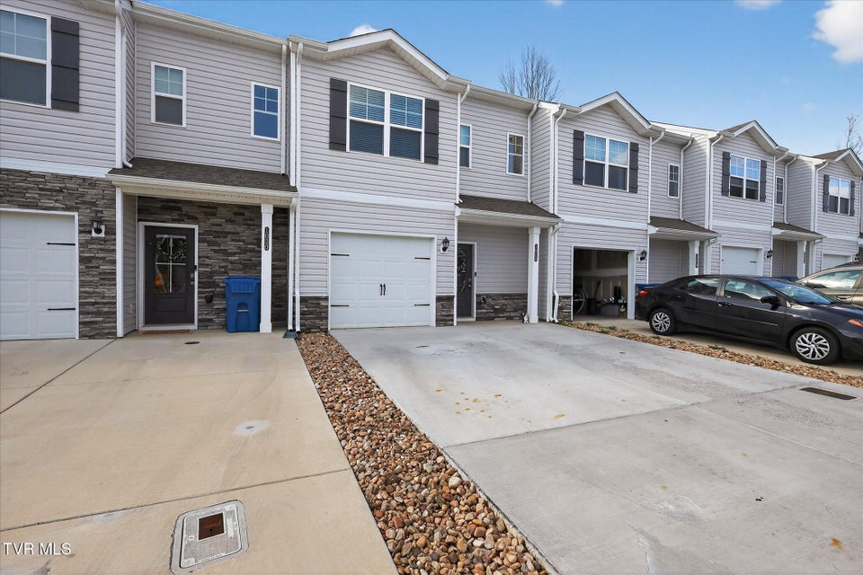 Photo #3: 1028 Saylors Place