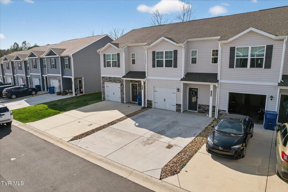 Photo #28: 1028 Saylors Place