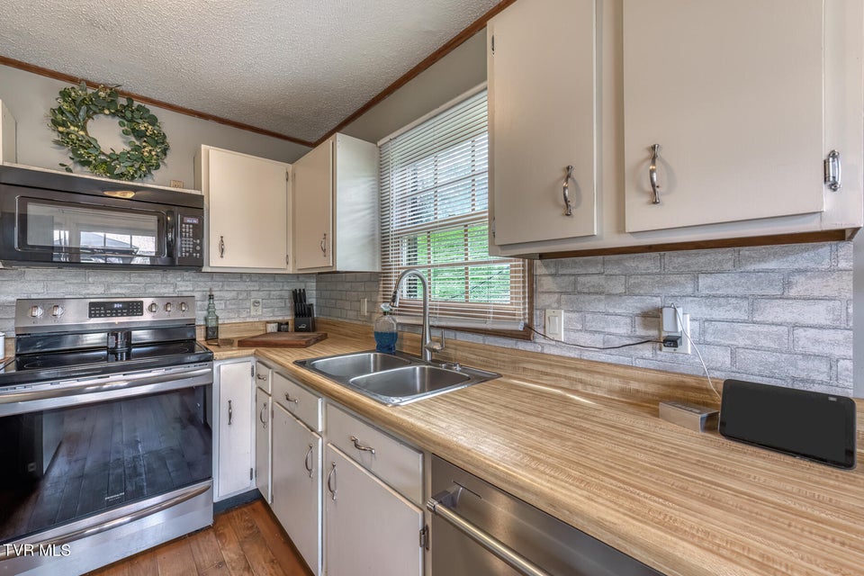 Photo #11: 307 Sawyer Circle