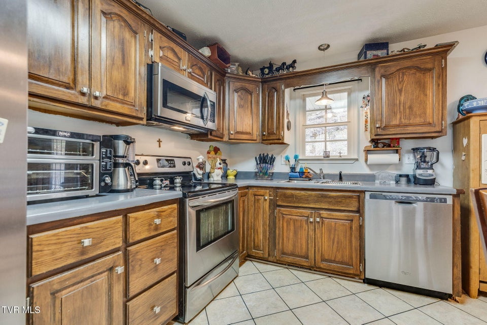 Photo #8: 1214 Independence Avenue