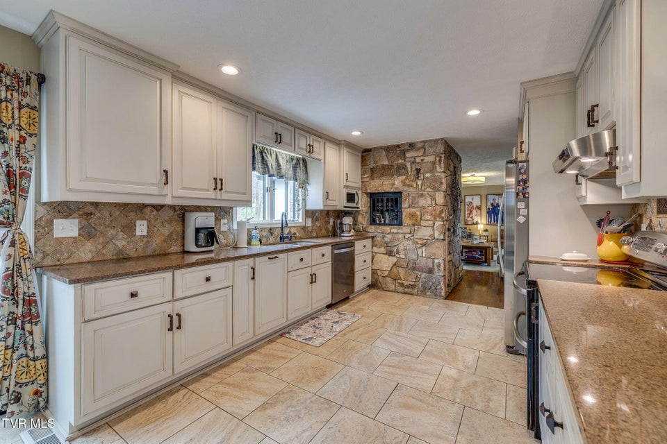 Photo #14: 2506 Beechwood Drive