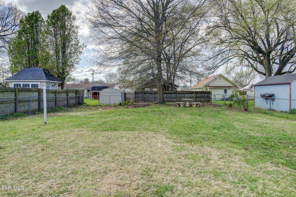 Photo #27: 701 Roan Street