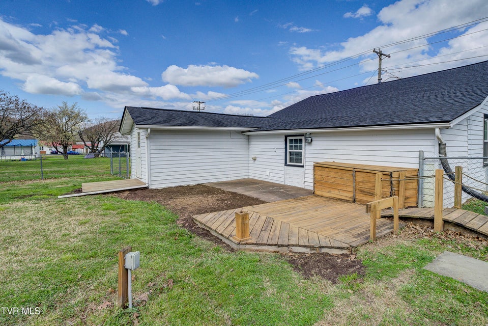 Photo #31: 701 Roan Street