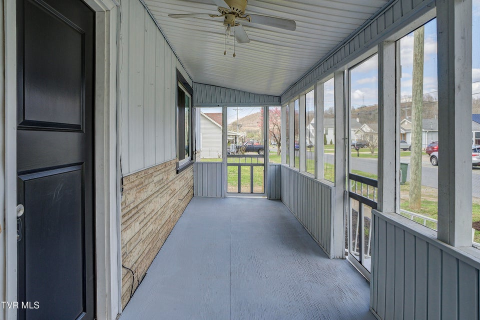 Photo #4: 701 Roan Street