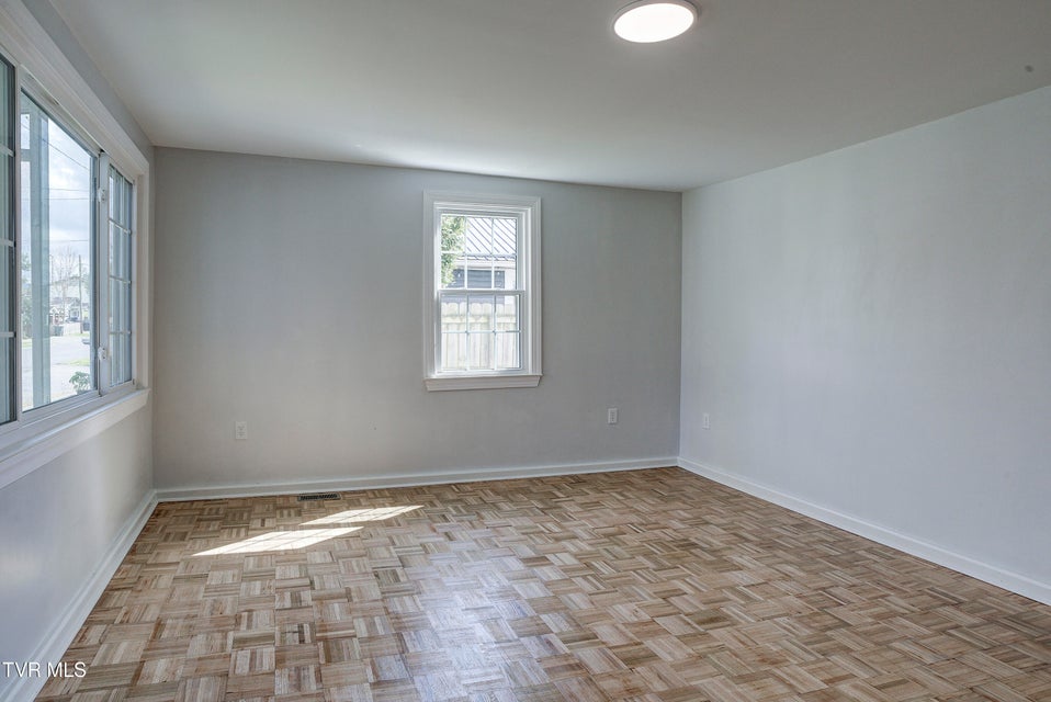 Photo #6: 701 Roan Street