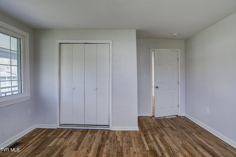 Photo #17: 701 Roan Street