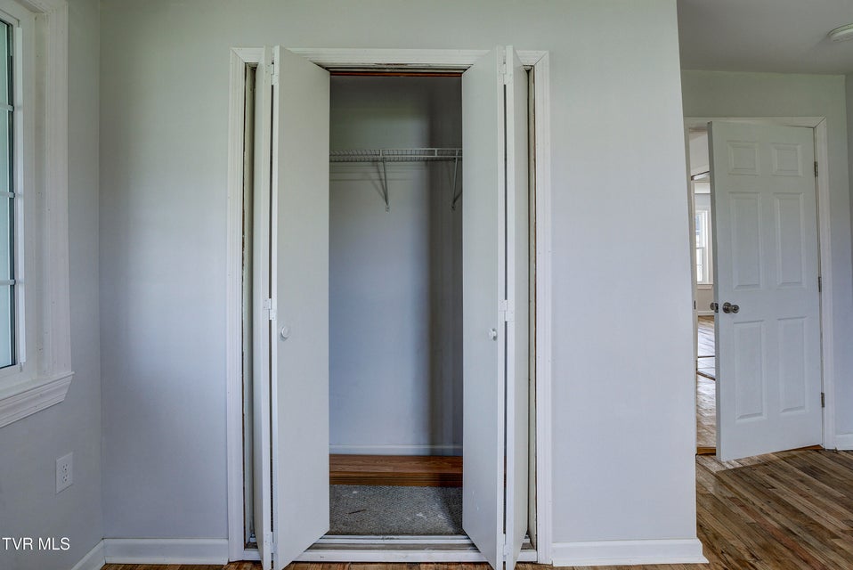 Photo #18: 701 Roan Street