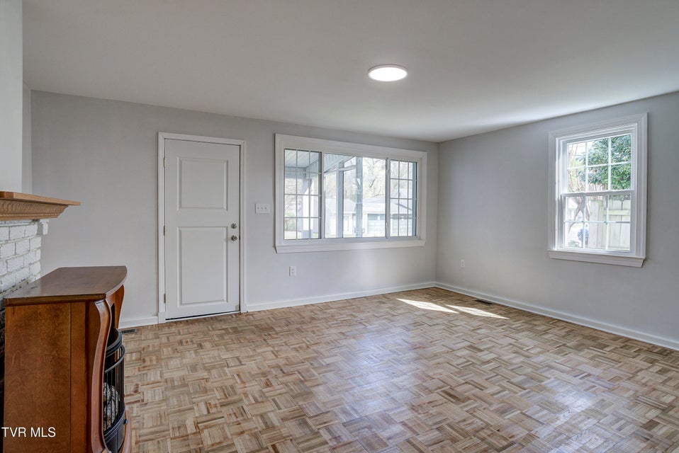 Photo #7: 701 Roan Street