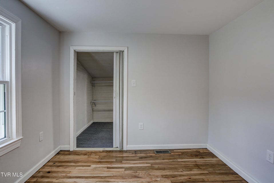 Photo #20: 701 Roan Street