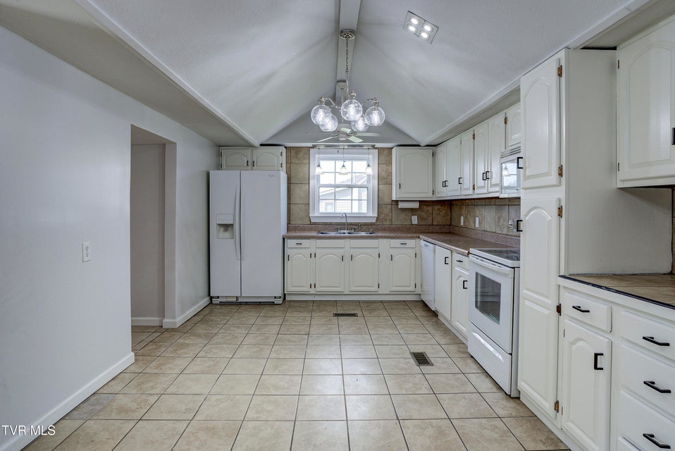 Photo #8: 701 Roan Street