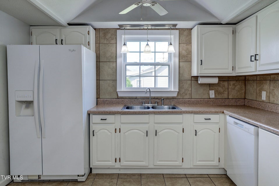 Photo #10: 701 Roan Street