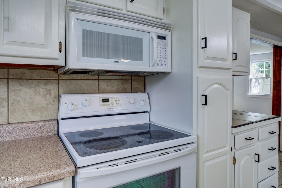 Photo #13: 701 Roan Street