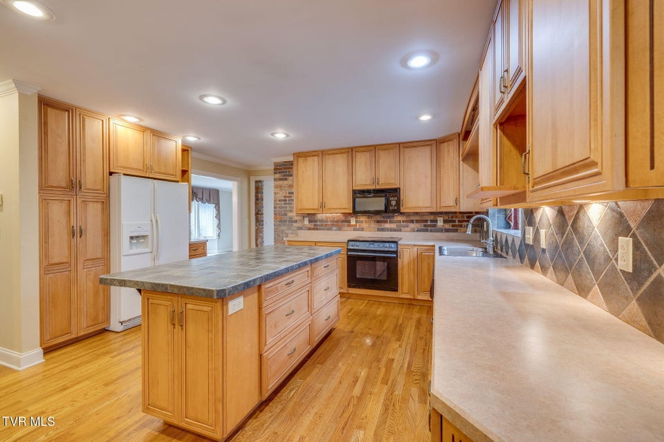 Photo #21: 5204 Foxfire Place