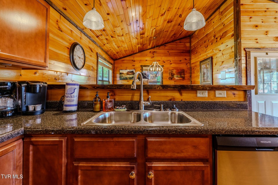 Photo #10: 921 Mcmakin Way