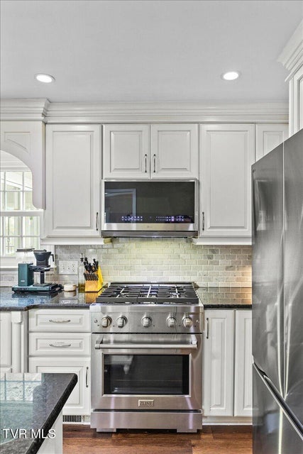 Photo #14: 8 Parwood Court